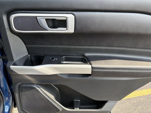 Used 2022 Ford Explorer XLT w/ Equipment Group 202A image 32