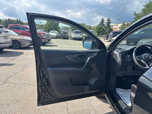 Used 2020 Nissan Rogue Sport S w/ Appearance Package AWD/4WD image 16