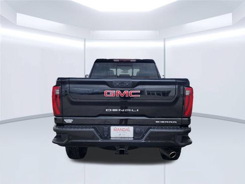 Used 2024 GMC Sierra 2500 Denali AWD/4WD image 4