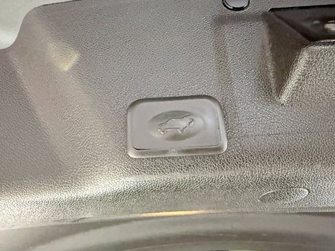 Used 2011 GMC Acadia SLT image 36