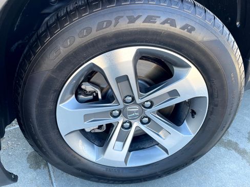 Used 2024 Honda Pilot EX-L image 6