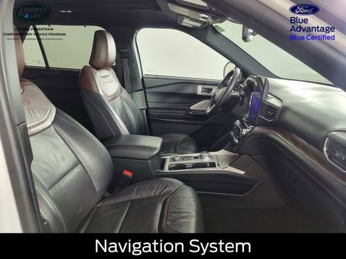Certified 2022 Ford Explorer Platinum w/ Equipment Group 601A AWD/4WD image 17