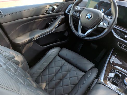 Certified 2024 BMW X5 xDrive40i w/ Premium Package image 35