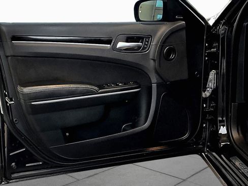 Used 2023 Chrysler 300 C RWD image 22