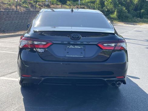 Used 2021 Toyota Camry SE FWD image 6