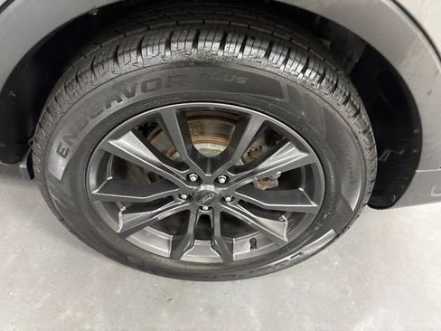 Used 2018 Ford Explorer XLT w/ Equipment Group 202A FWD image 39