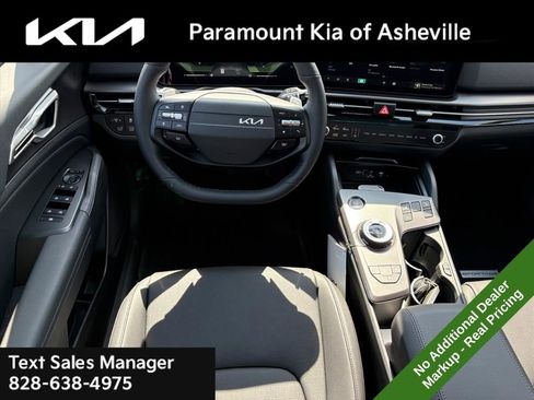 New 2026 Kia Sportage EX image 24