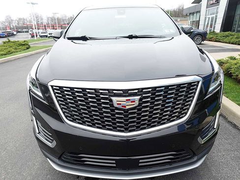 Used 2022 Cadillac XT5 Premium Luxury w/ Technology Package AWD/4WD image 8