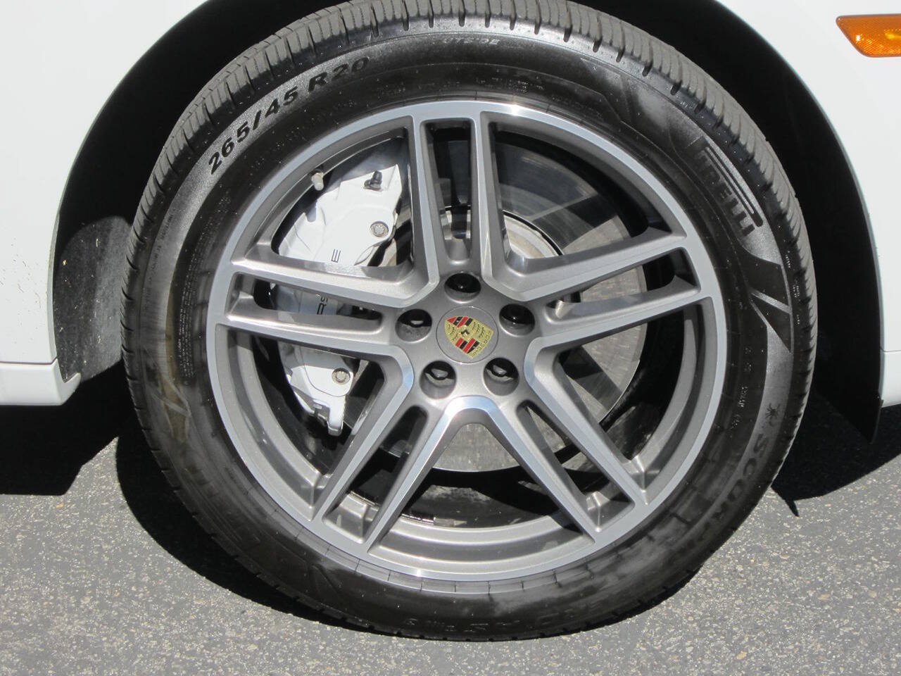 Used 2020 Porsche Macan Turbo AWD/4WD image 9