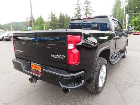 Used 2020 Chevrolet Silverado 2500 High Country w/ Technology Package AWD/4WD image 9