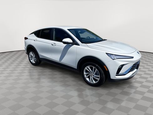 New 2026 Buick Envista Preferred FWD image 2