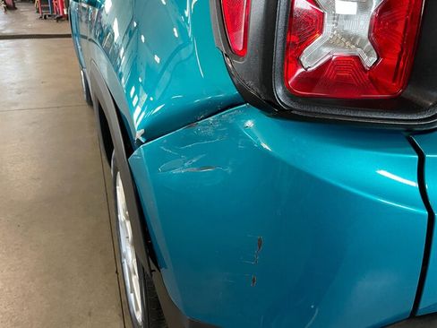 Used 2020 Jeep Renegade Latitude w/ Cold Weather Group AWD/4WD image 31