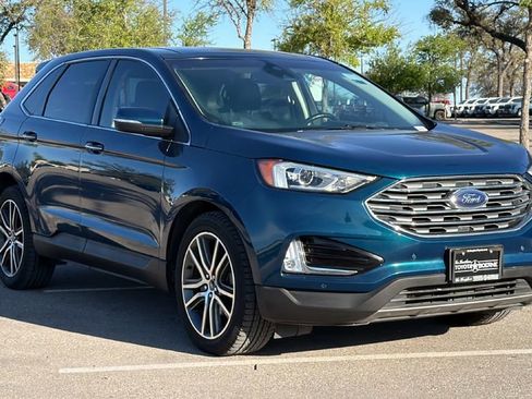 Used 2020 Ford Edge Titanium image 3