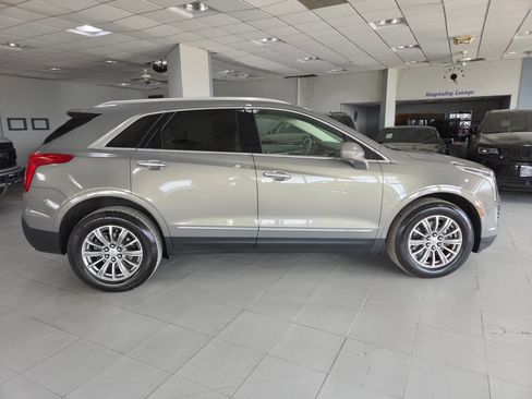 Used 2018 Cadillac XT5 Luxury w/ Driver Awareness Package AWD/4WD image 8