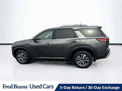 Used 2023 Nissan Pathfinder SL AWD/4WD image 5
