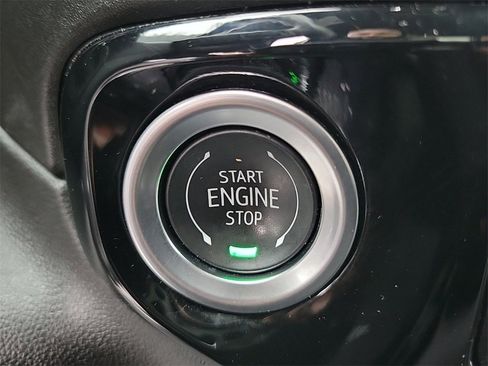 Used 2025 Chevrolet Silverado 2500 LT w/ Convenience Package image 29