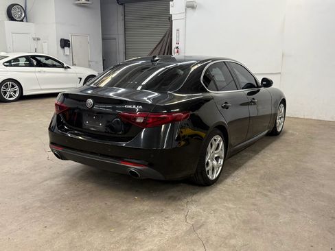 Used 2018 Alfa Romeo Giulia Ti RWD image 5