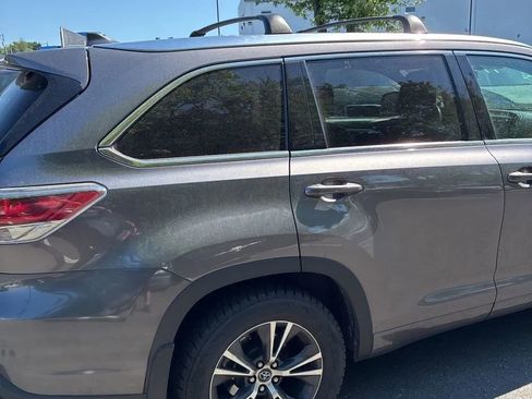 Used 2016 Toyota Highlander XLE AWD/4WD image 9
