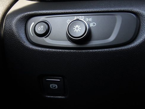 Used 2020 Chevrolet Blazer LT FWD image 23