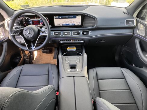 New 2025 Mercedes-Benz GLS 450 4MATIC image 29