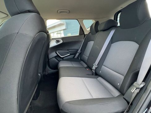 Used 2022 Kia Soul LX image 21