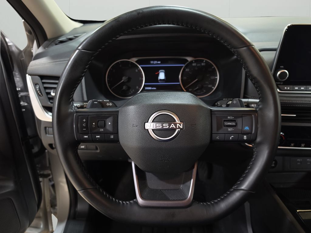 Used 2025 Nissan Rogue SV AWD/4WD image 19