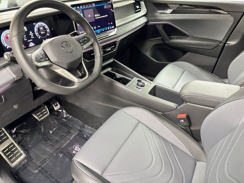 New 2026 Volkswagen Tiguan SE R-Line AWD/4WD image 9