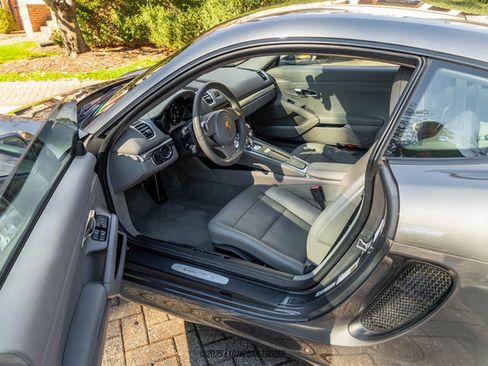 Used 2014 Porsche Cayman image 19