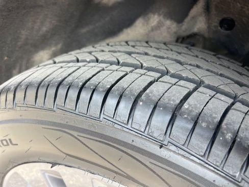 Certified 2023 Ford Explorer XLT w/ Equipment Group 202A AWD/4WD image 27