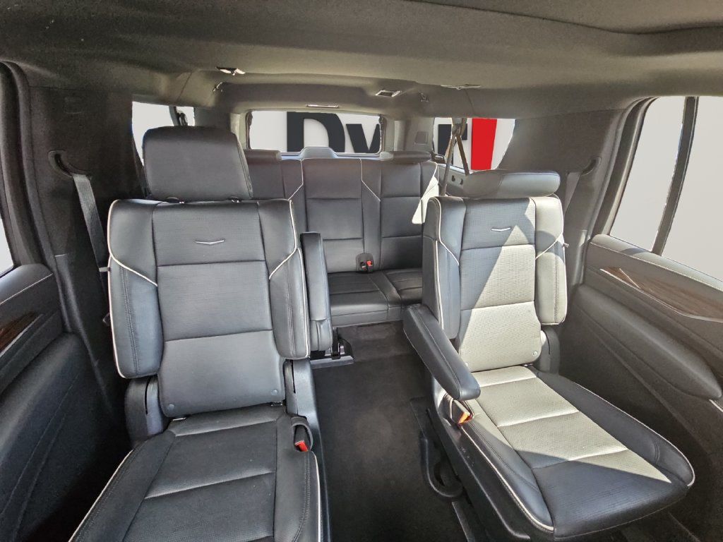 Used 2022 Cadillac Escalade ESV Premium Luxury AWD/4WD image 17