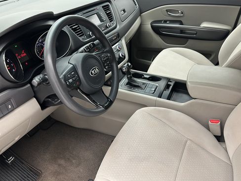 Used 2017 Kia Sedona LX FWD image 13