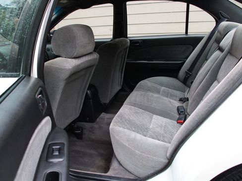 Used 1999 Nissan Maxima SE FWD image 14