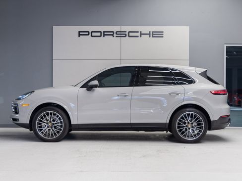 Certified 2023 Porsche Cayenne image 2