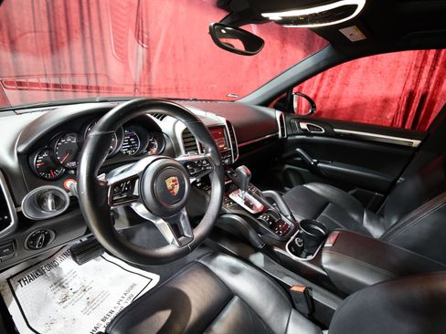 Used 2016 Porsche Cayenne image 11