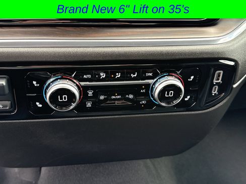 Used 2025 GMC Sierra 1500 SLT AWD/4WD image 29