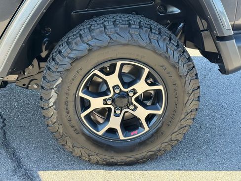 Used 2019 Jeep Wrangler Unlimited Rubicon image 9