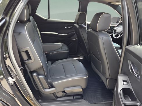 Certified 2023 Chevrolet Traverse Premier w/ Redline Edition FWD image 14