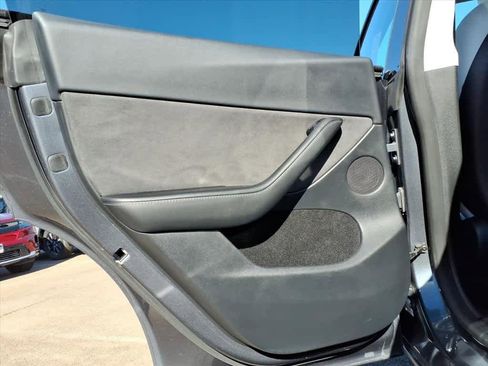 Used 2023 Tesla Model Y Long Range image 10