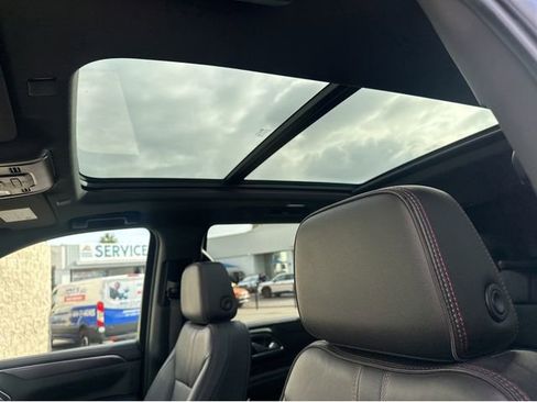 Used 2022 Chevrolet Tahoe RST w/ Luxury Package image 15