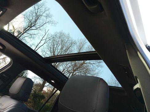 Used 2023 Cadillac XT6 Sport w/ Technology Package image 11