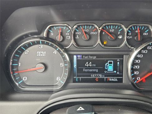 Used 2017 Chevrolet Suburban LT AWD/4WD image 13