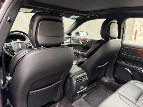 Used 2020 Lincoln Continental Standard w/ Premium Package image 16