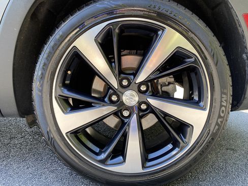Used 2021 Buick Envision Essence FWD image 38