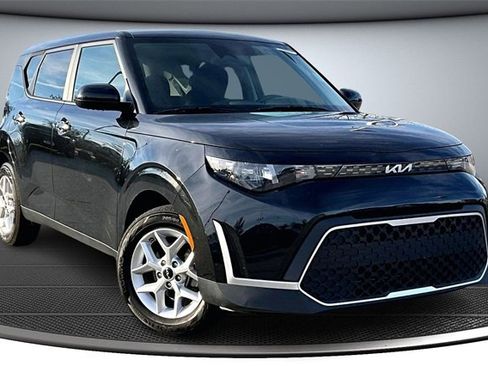 Used 2024 Kia Soul LX w/ Option Group 015 image 3