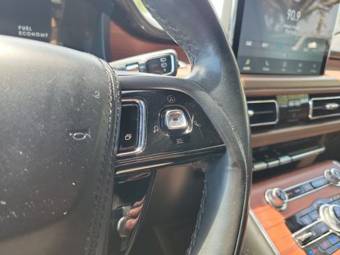 Used 2023 Lincoln Aviator Reserve w/ Equipment Group 201A RWD image 21