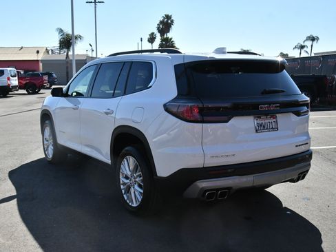 Used 2024 GMC Acadia Elevation image 6