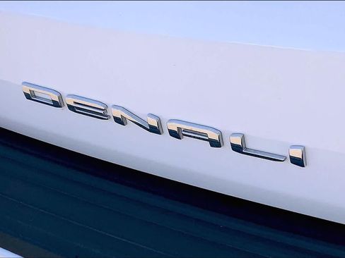 Used 2021 GMC Yukon Denali AWD/4WD image 7