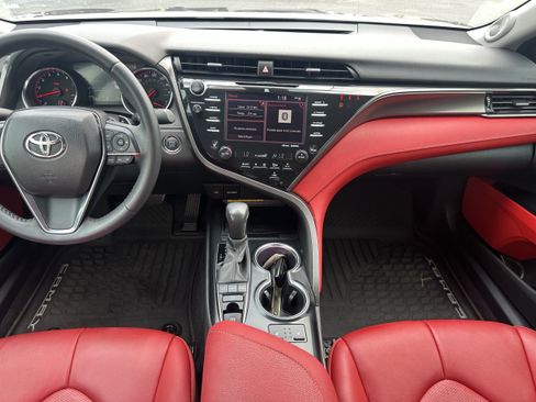 Used 2020 Toyota Camry XSE FWD image 16