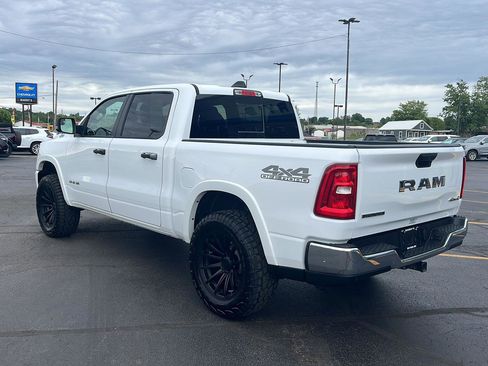 Used 2025 RAM 1500 Big Horn AWD/4WD image 3