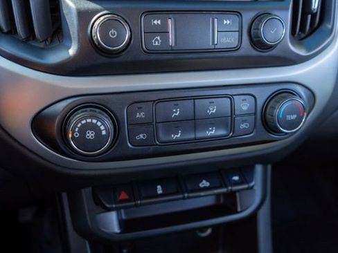Used 2020 Chevrolet Colorado LT AWD/4WD image 25